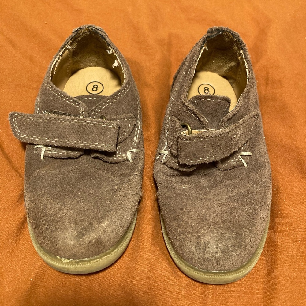 Cherokee faux suede toddler boys brown slip on Velcro dress shoes sz 8